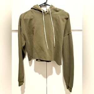 White Fable Target Army Green Crop Hooded Sweatshirt
Size: L